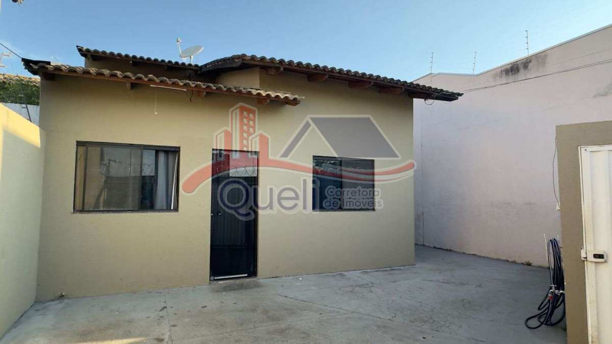 Casa à venda em Caldas Novas, Bandeirante, com 3 quartos, 219m² - Queli Gomes de Oliveira