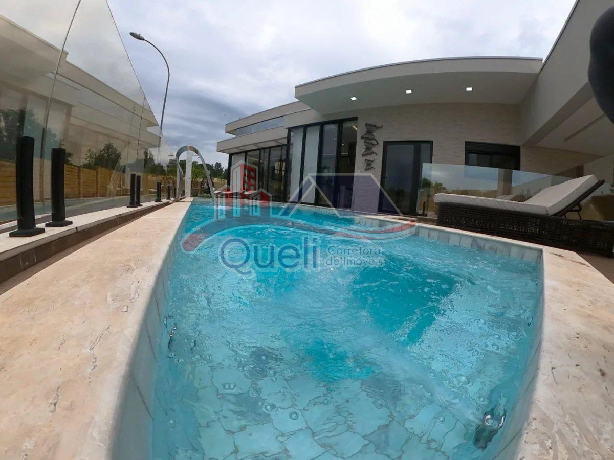 Casa à venda, com 4 quartos, no Condomínio Del Fiori, em Caldas Novas(GO) - Queli Gomes de Oliveira