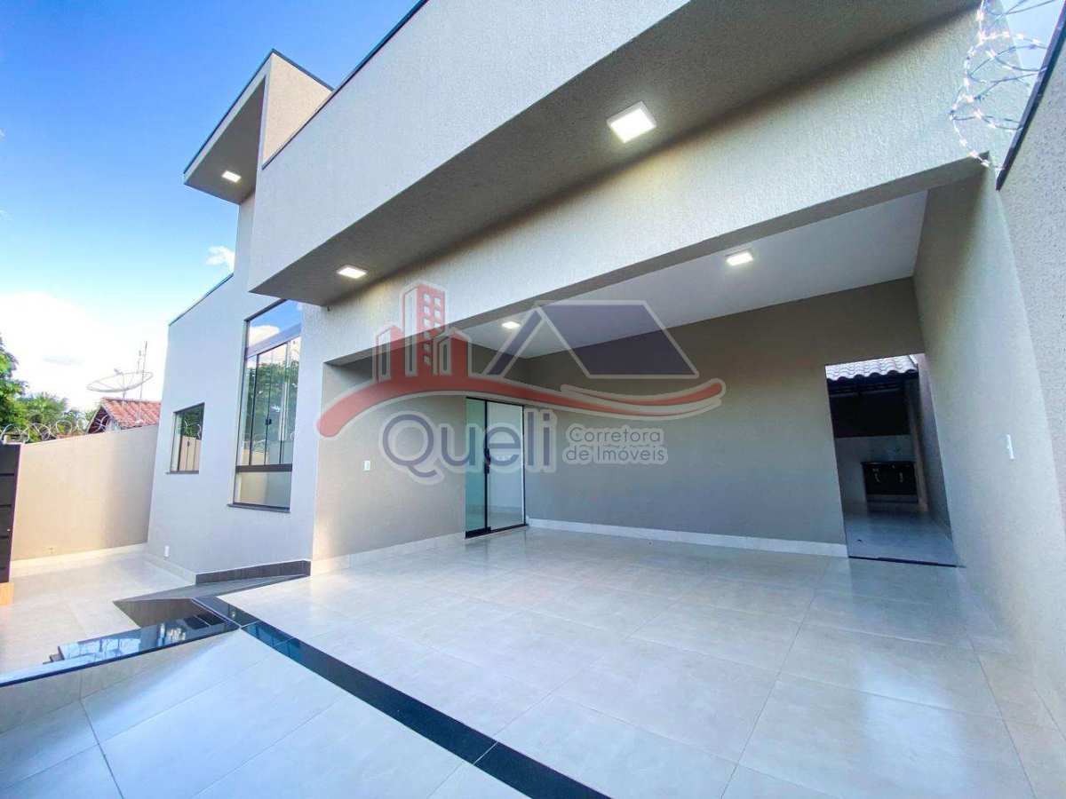 Casa de esquina à venda, com 3 quartos, no Itaguaí 2, em Caldas Novas (GO) - Queli Gomes de Oliveira
