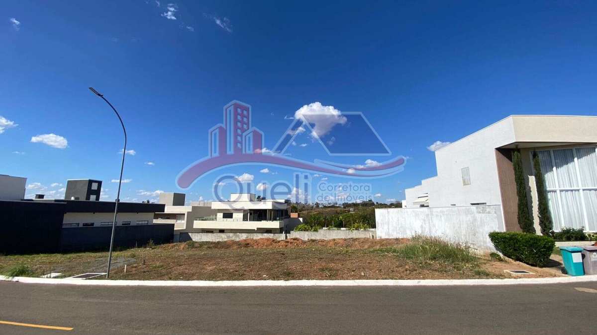 Lote à venda, no Condomínio Del Fiori, em Caldas Novas(GO) - Queli Gomes de Oliveira